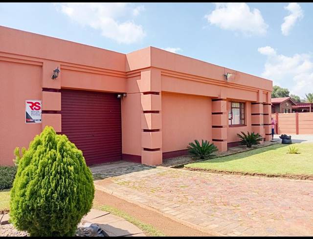4 BEDROOM HOUSE FOR SALE IN VANDERBIJLPARK CE 3